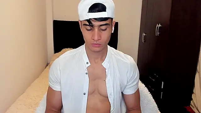 stylish men online show from 09/19/25, 04:40