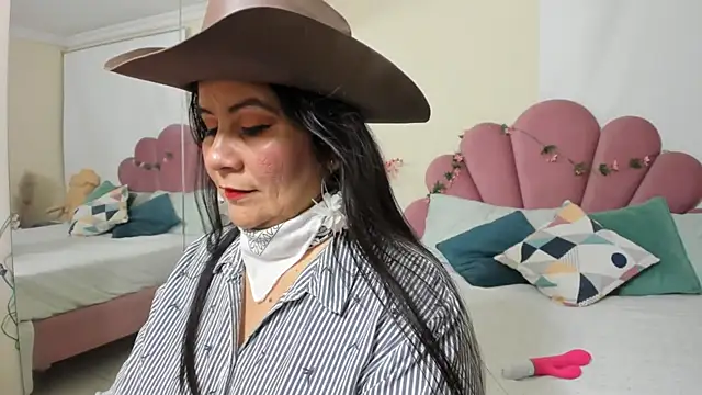 kiraGeiner online show from 01/05/26, 07:17