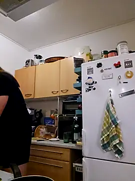 Snapshot of Atawolf87 chatting on 11/17/25, 09:37 Atawolf87 online show from 11/17/25, 09:37