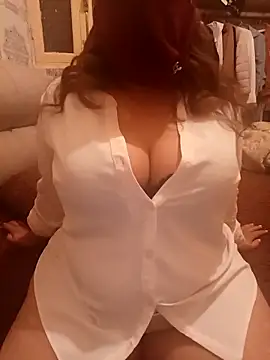 mayakhalyfaa online show from 10/31/25, 12:33