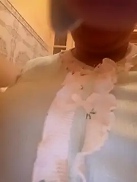 mayakhalyfaa online show from 11/29/25, 12:02