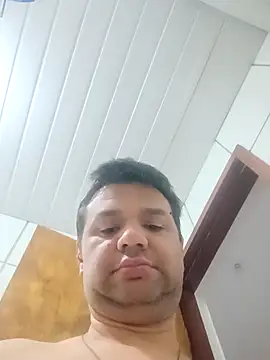 Snapshot of Crocante_Hot chatting on 11/11/25, 09:09 Crocante Hot online show from 11/11/25, 09:09