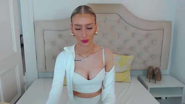 NatalieSensual online show from 04/23/26, 08:46