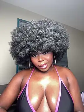 WomanNextdoor1 online show from 05/02/26, 04:06