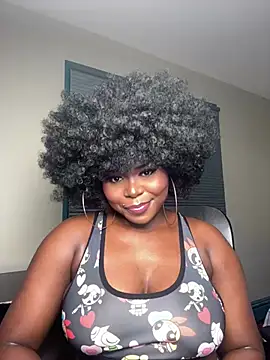 WomanNextdoor1 online show from 06/04/26, 09:04