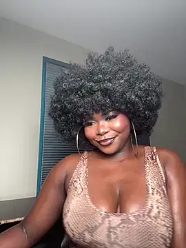 Snapshot of WomanNextdoor1 chatting on 07/17/26, 10:36 WomanNextdoor1 online show from 07/17/26, 10:36