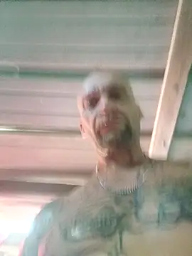 ShawnandDani7074 online show from 04/17/26, 06:00