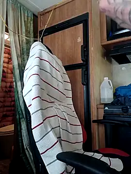 ShawnandDani7074 online show from 04/19/26, 04:06