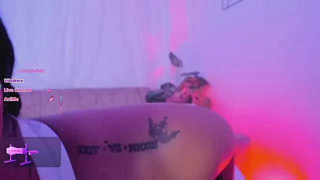 Lily-Soto online show from 04/02/26, 10:02