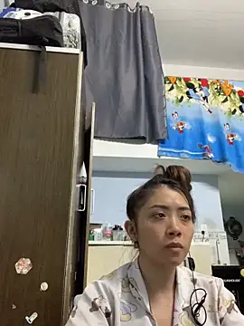 Snapshot of Minee1202 chatting on 05/06/26, 02:29 Minee1202 online show from 05/06/26, 02:29