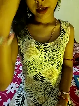 Snapshot of Snaya-baby chatting on 09/20/25, 01:01 Snaya-baby online show from 09/20/25, 01:01