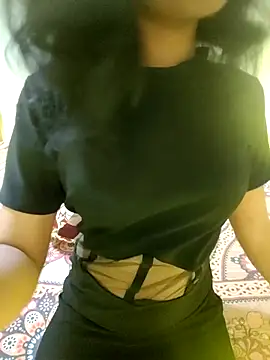 Snapshot of Snaya-baby chatting on 10/03/25, 03:53 Snaya-baby online show from 10/03/25, 03:53