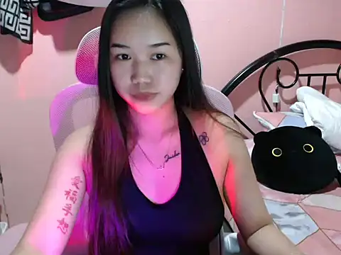 Snapshot of Wynxx chatting on 11/13/25, 05:06 Wynxx online show from 11/13/25, 05:06