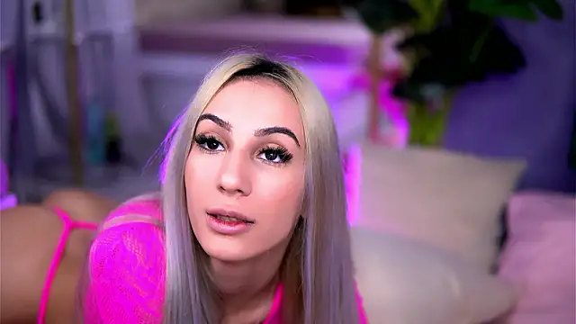 AwaLynch online show from 02/14/26, 05:04