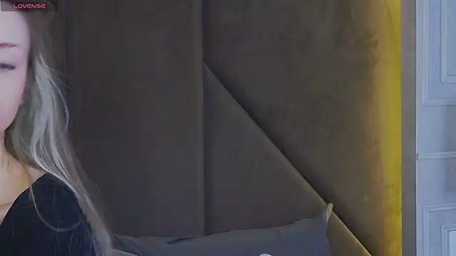 MarilynNova online show from 07/12/26, 05:31