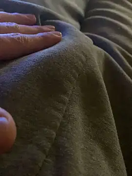 MuzzyFacing online show from 11/30/25, 09:13