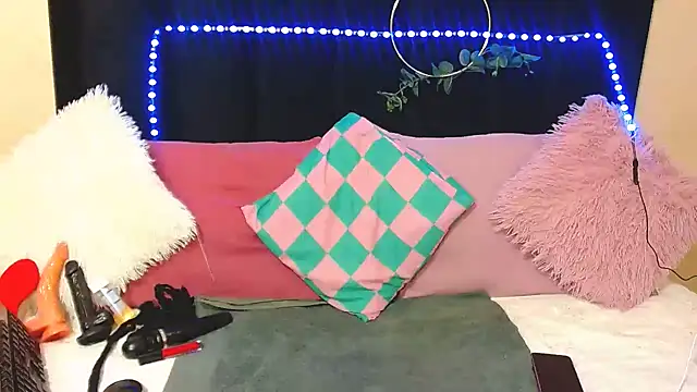 AmazingDarkDoll online show from 11/21/25, 04:05