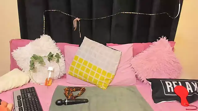 AmazingDarkDoll online show from 02/23/26, 05:43