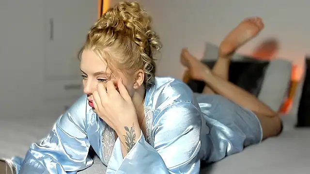 LilyFlamee online show from 03/18/26, 01:14