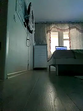 missevacrystal online show from 10/31/25, 12:17