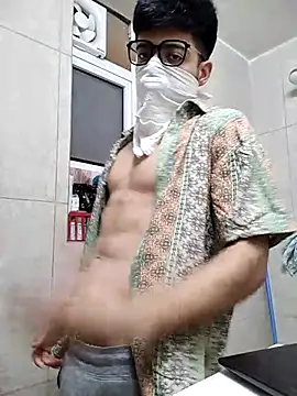 Snapshot of mrmasseur06 chatting on 05/31/26, 06:31 mrmasseur06 online show from 05/31/26, 06:31