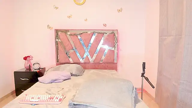 Ella Lenox online show from 03/18/26, 02:26