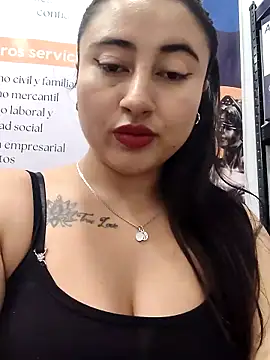 Snapshot of AMATISTA__16 chatting on 05/02/26, 12:43 AMATISTA 16 online show from 05/02/26, 12:43