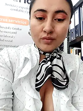 Snapshot of AMATISTA__16 chatting on 05/20/26, 12:22 AMATISTA 16 online show from 05/20/26, 12:22