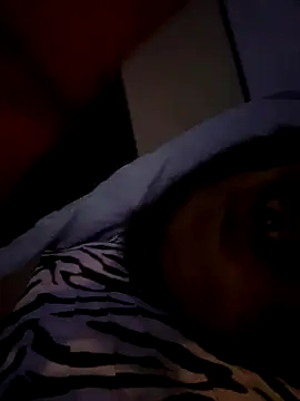 Snapshot of Triggerhappycj100 chatting on 10/28/25, 04:38 Triggerhappycj100 online show from 10/28/25, 04:38