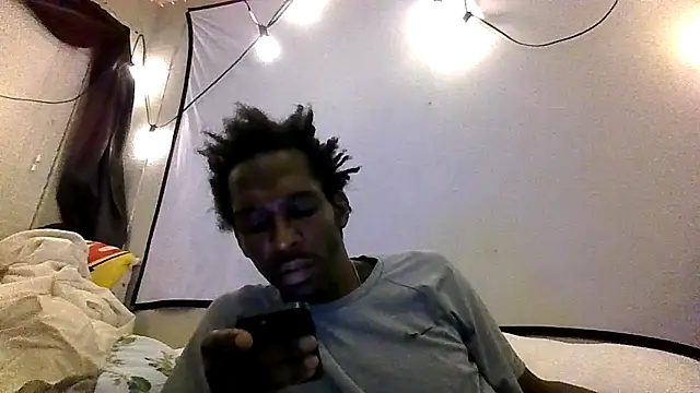 Snapshot of Triggerhappycj100 chatting on 05/06/26, 06:52 Triggerhappycj100 online show from 05/06/26, 06:52