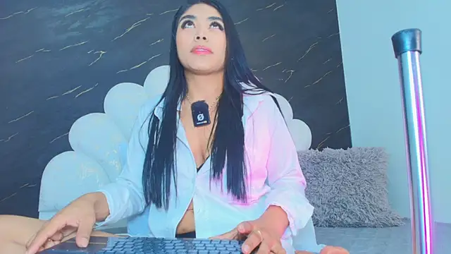 Roxana gomez online show from 03/31/26, 03:30