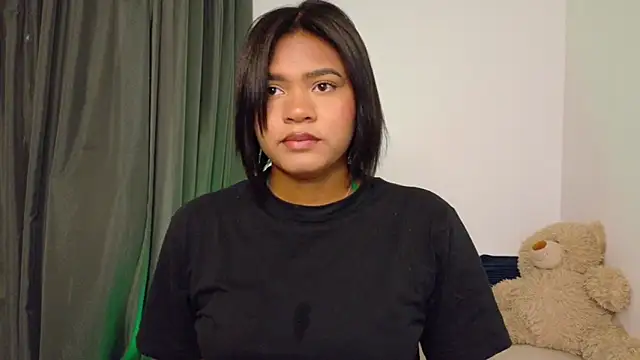 Snapshot of nudesketch1 chatting on 09/23/25, 10:07 nudesketch1 online show from 09/23/25, 10:07