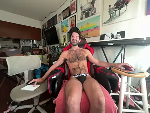 Snapshot of Pupscritch chatting on 06/17/26, 04:08 Pupscritch online show from 06/17/26, 04:08