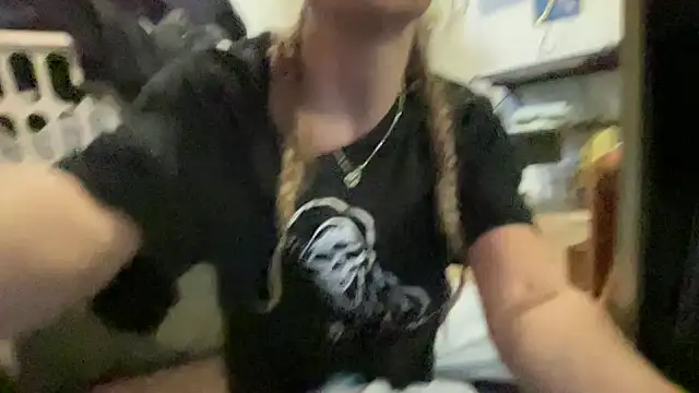 sweetceeme online show from 10/27/25, 12:04