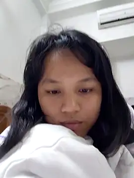 Snapshot of Anny-ly chatting on 11/17/25, 12:55 Anny-ly online show from 11/17/25, 12:55