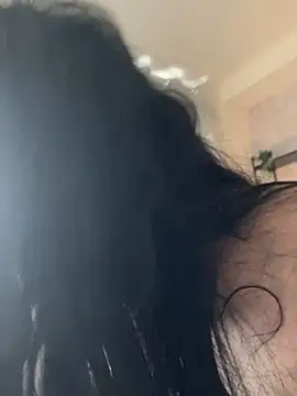 yumi-hot online show from 05/15/26, 03:30