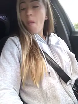 Reina Cummings online show from 09/14/25, 04:44