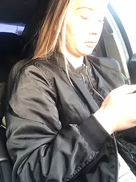 Reina Cummings online show from 09/25/25, 04:49