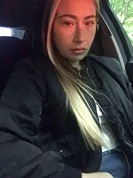 Reina Cummings online show from 09/26/25, 04:49