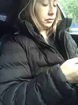 Reina Cummings online show from 10/02/25, 04:52