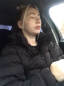 Reina Cummings online show from 10/07/25, 05:04