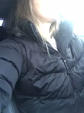 Reina Cummings online show from 10/09/25, 04:54