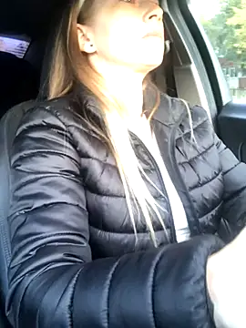 Reina Cummings online show from 10/10/25, 04:55