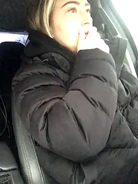 Reina Cummings online show from 10/15/25, 05:07