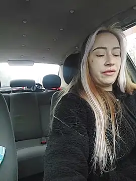 Reina Cummings online show from 03/03/26, 05:57