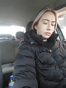 Reina Cummings online show from 03/16/26, 06:17