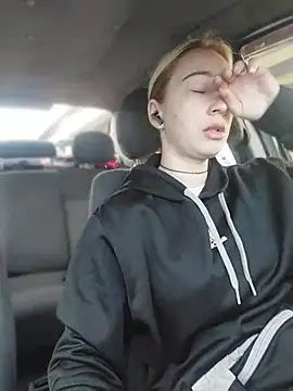 Reina Cummings online show from 04/15/26, 05:03