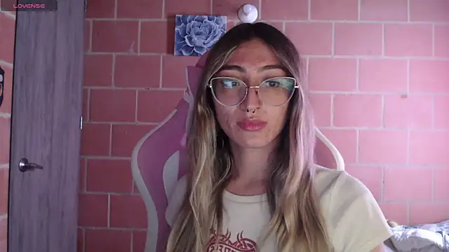 Andrea camilaaa online show from 10/28/25, 02:20