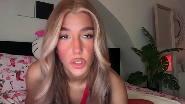 KENNIEXROSE online show from 12/01/25, 10:37