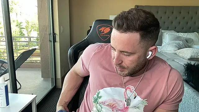 brettmycles28 online show from 09/29/25, 12:27